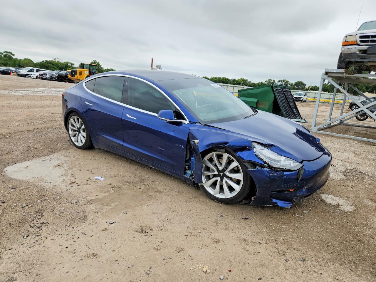 2019 Tesla Model 3 - Фото 4