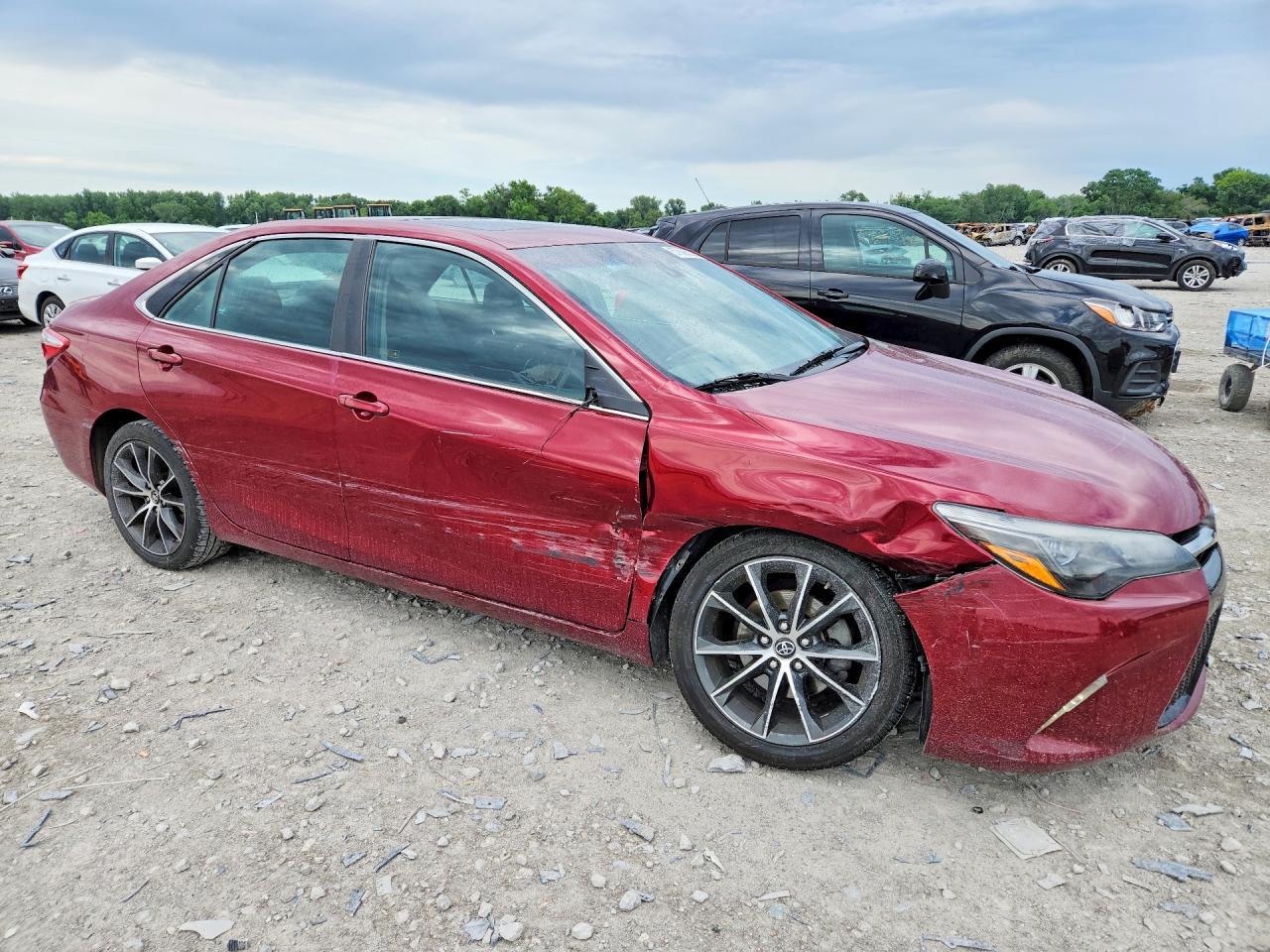 2016 Toyota Camry Xse V6 - Image 4