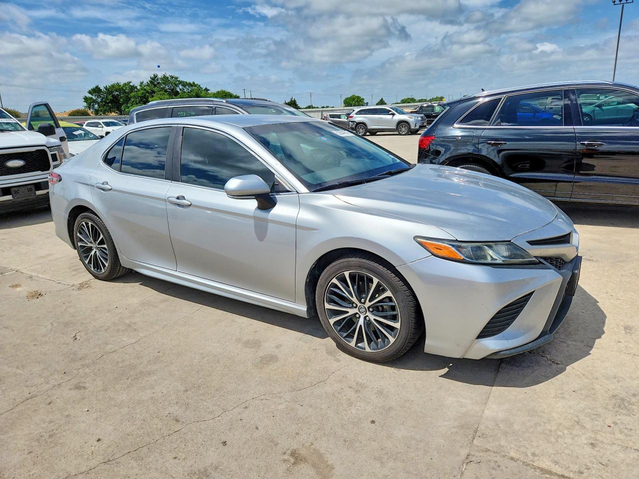 2018 Toyota Camry Se - Image 4
