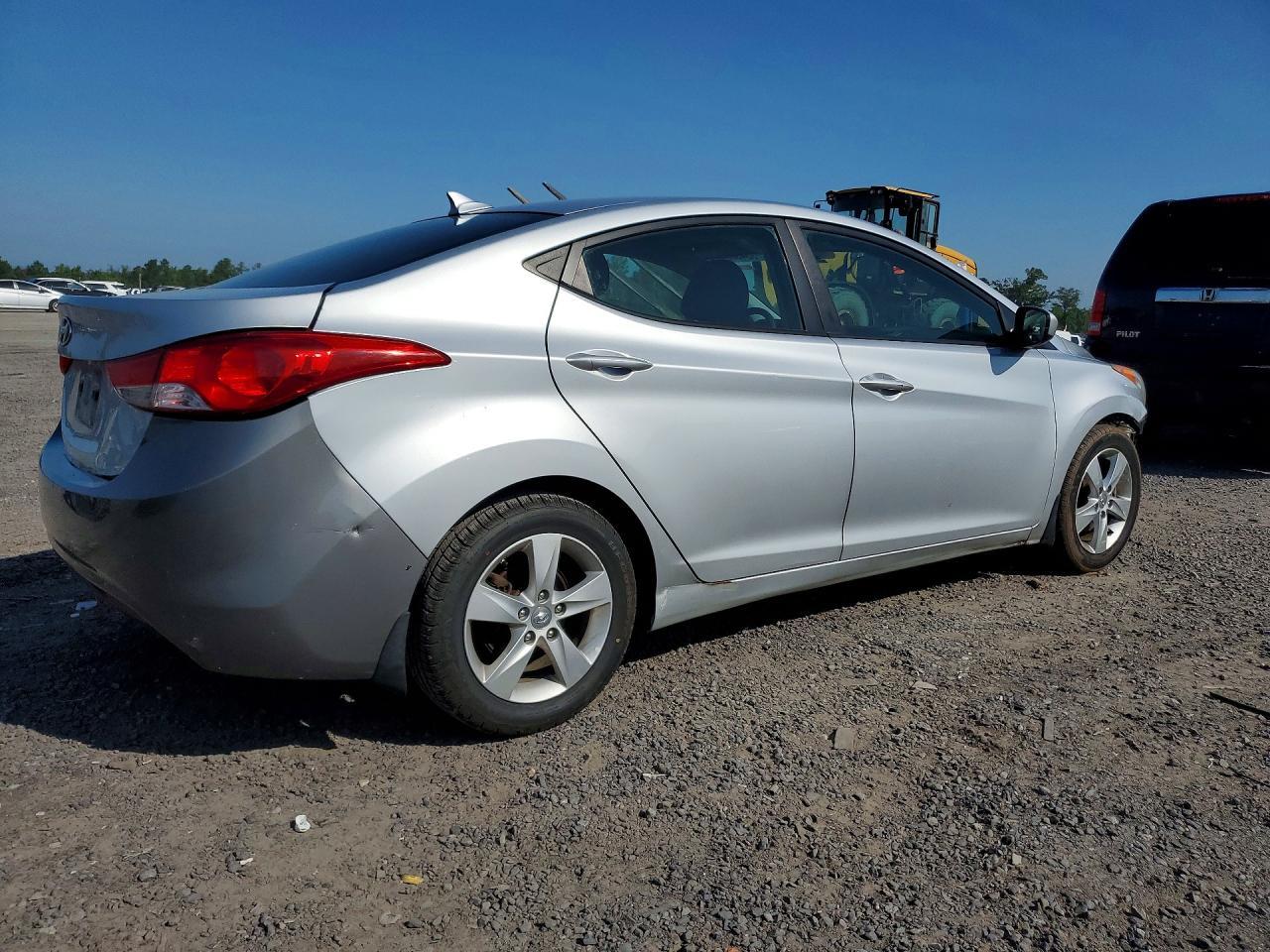2013 Hyundai Elantra Gls - Image 3