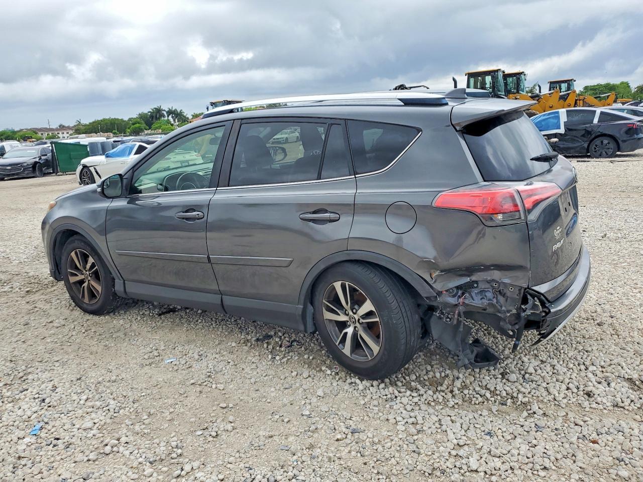 2016 Toyota Rav4 Xle - Фото 2