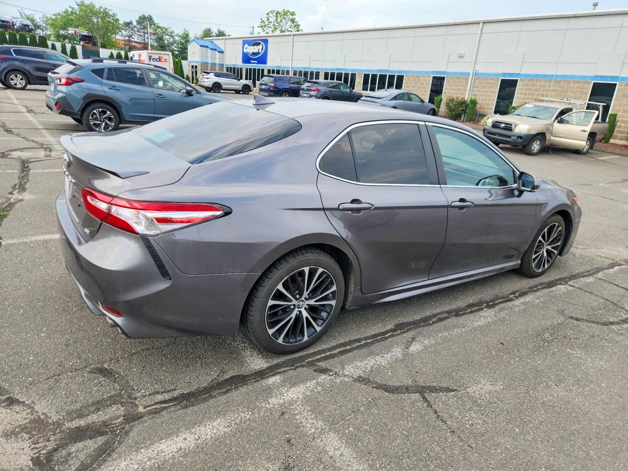 2019 Toyota Camry Se - Image 3