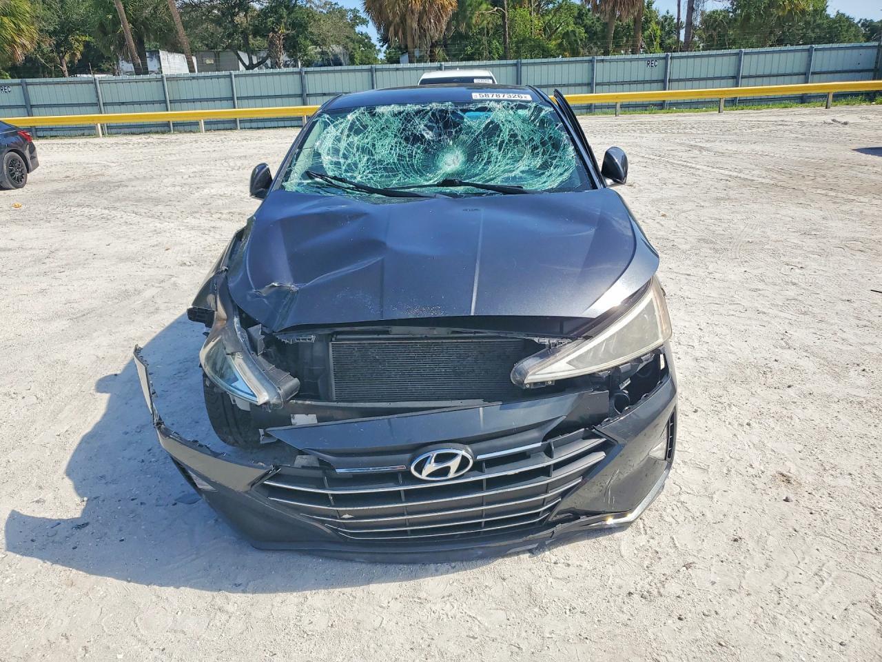 2020 Hyundai Elantra Sel - Фото 5