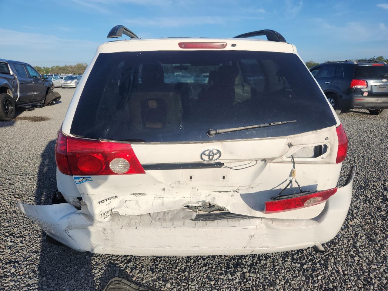 2006 Toyota Sienna Ce 7 Passenger - Фото 6