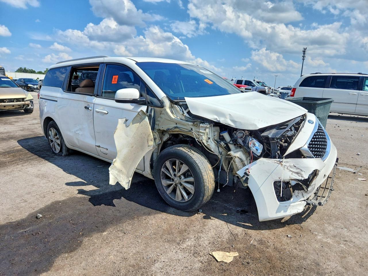 2016 Kia Sedona Lx - Image 4