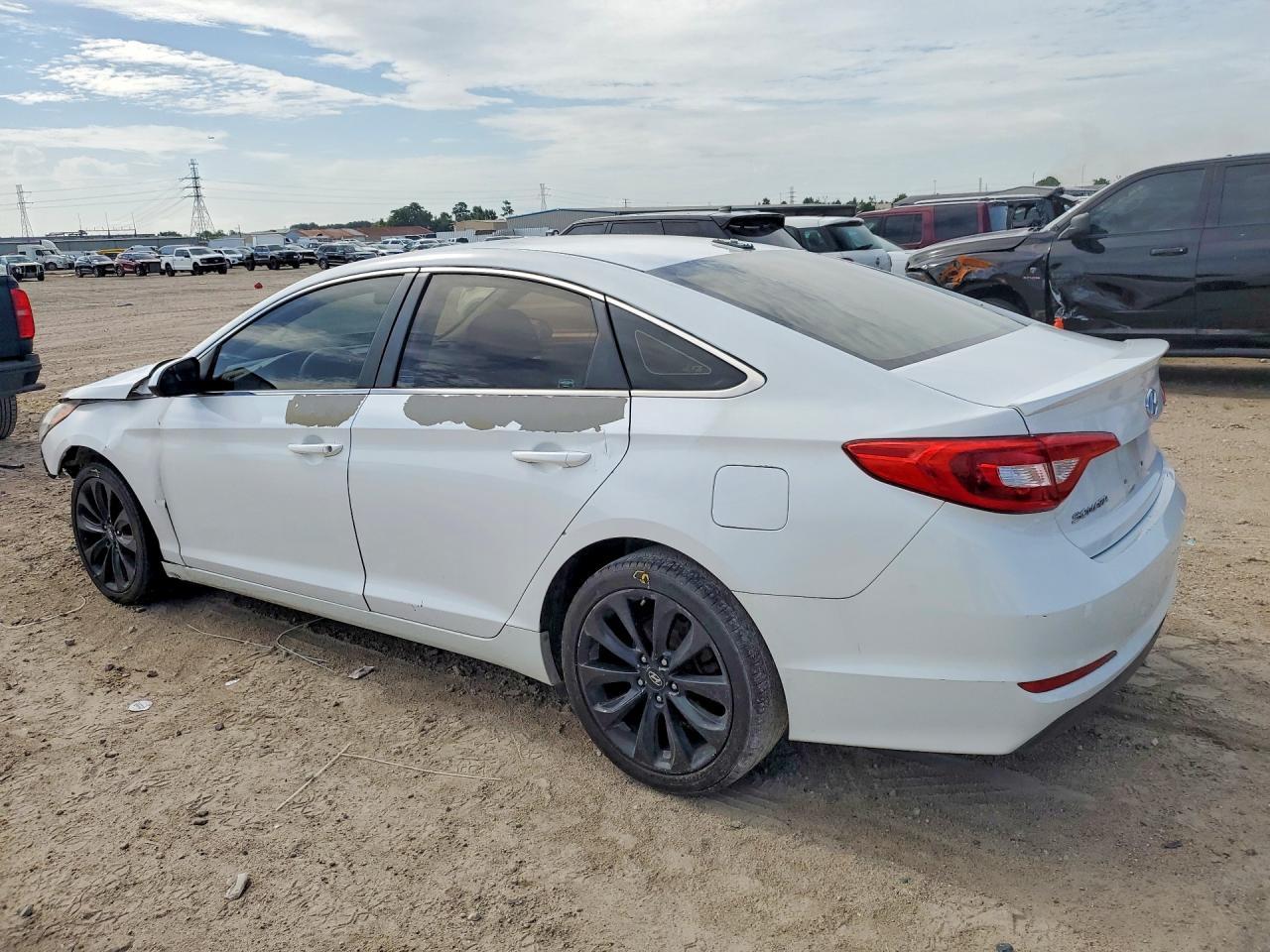 2017 Hyundai Sonata Se - Фото 2