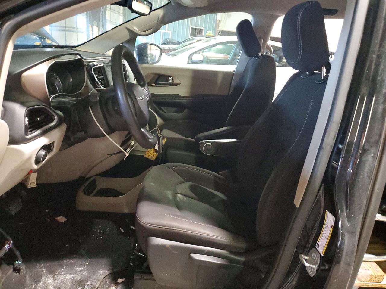 2021 Chrysler Voyager L - Image 7