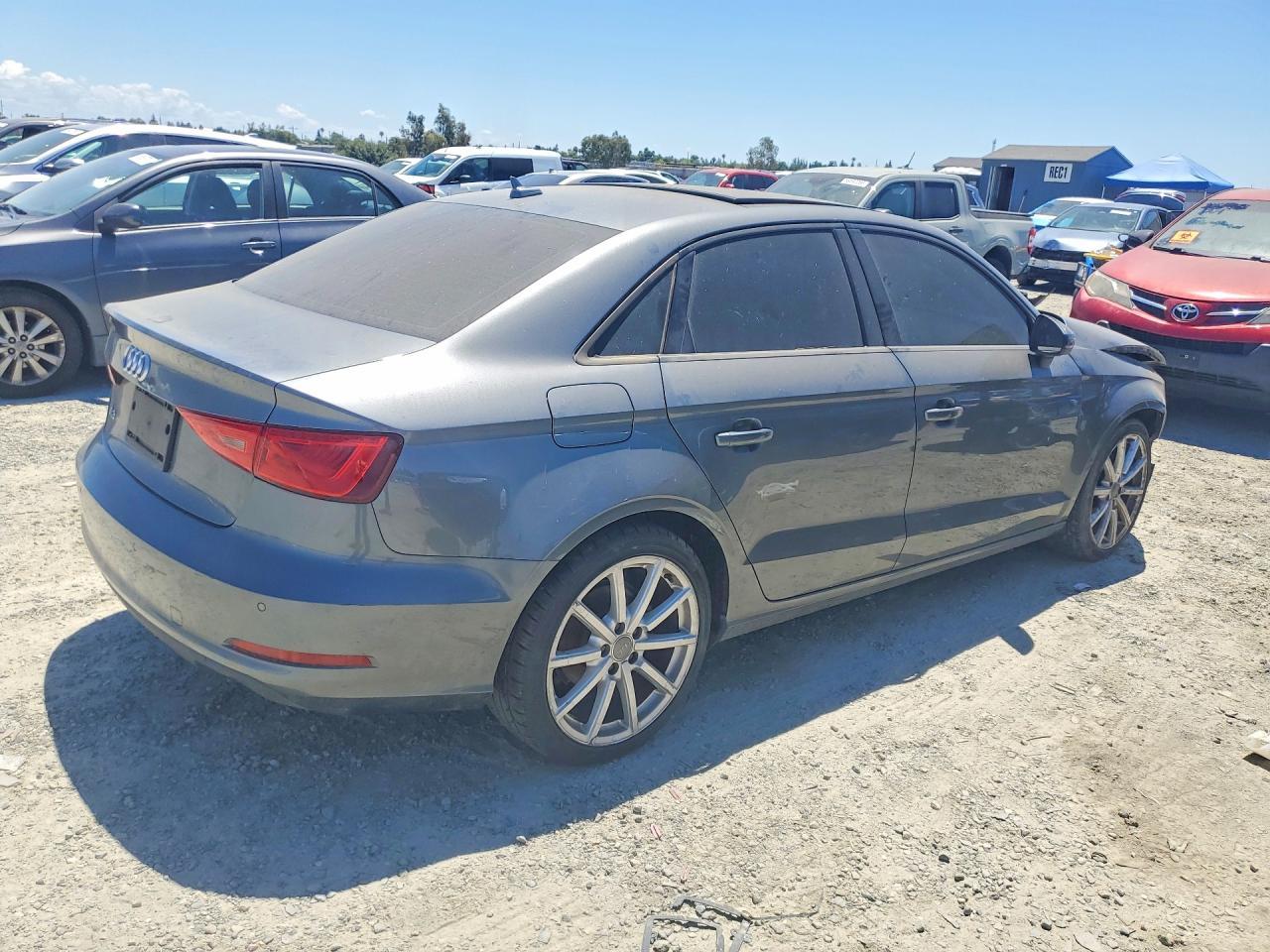 2016 Audi A3 Premium - Фото 3