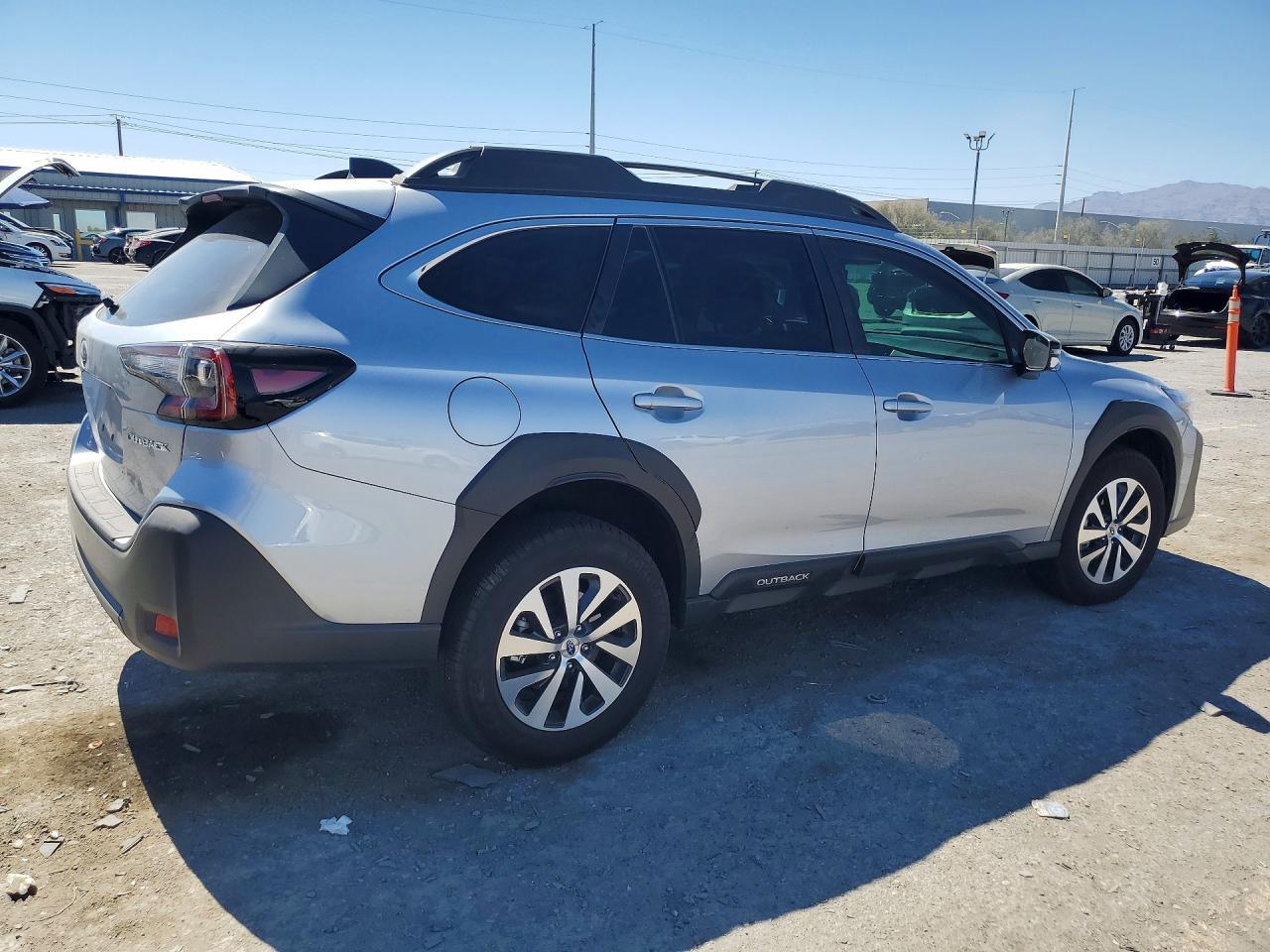 2025 Subaru Outback Premium - Image 3