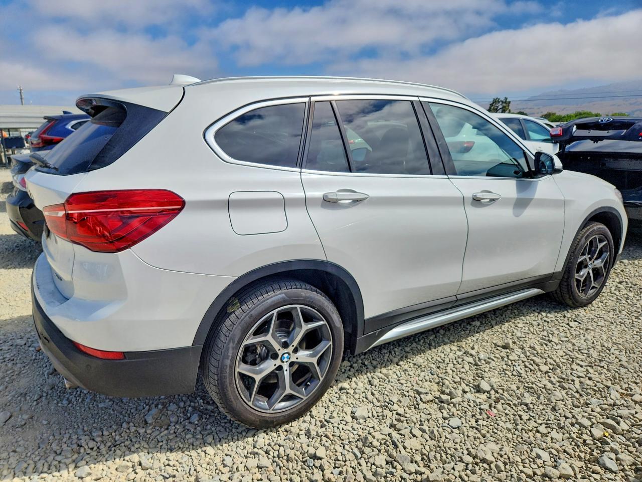 2018 BMW X1 xDrive28I - Фото 3