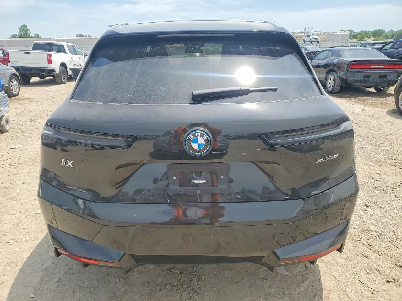 2023 BMW Ix xDrive50 - Фото 6