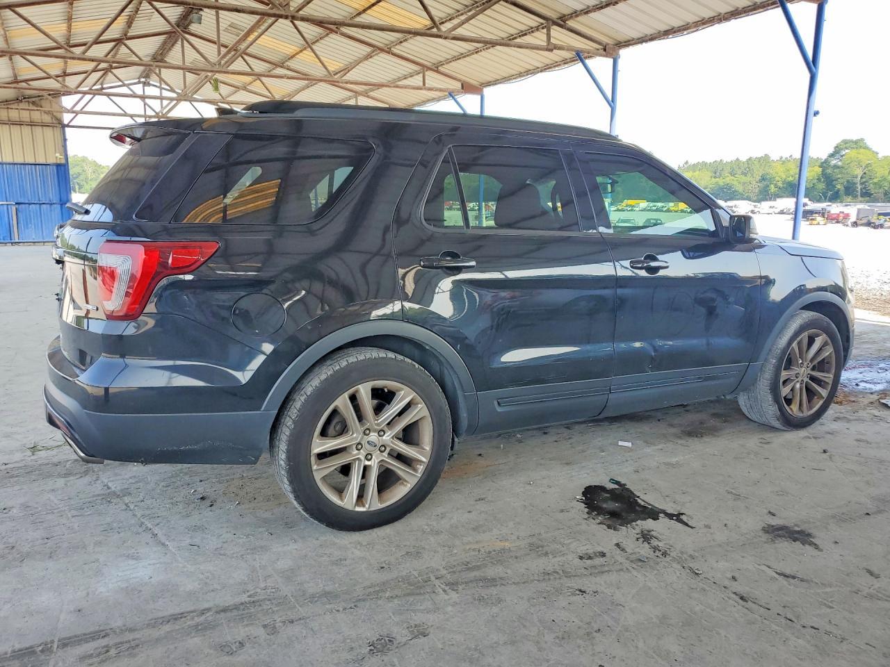 2017 Ford Explorer Sport - Image 3