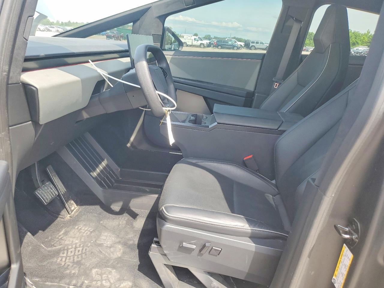 2025 Tesla Cybertruck - Фото 7
