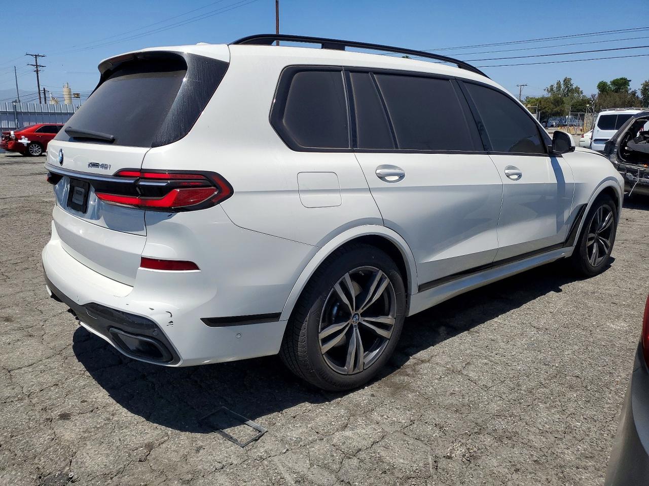 2023 BMW X7 xDrive40I - Image 3