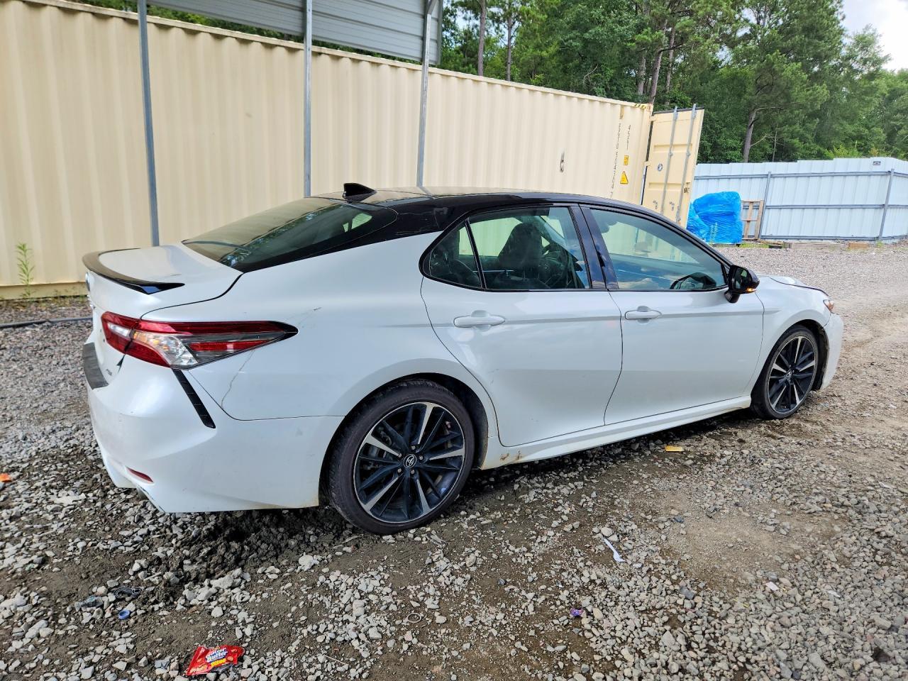 2018 Toyota Camry Xse - Фото 3