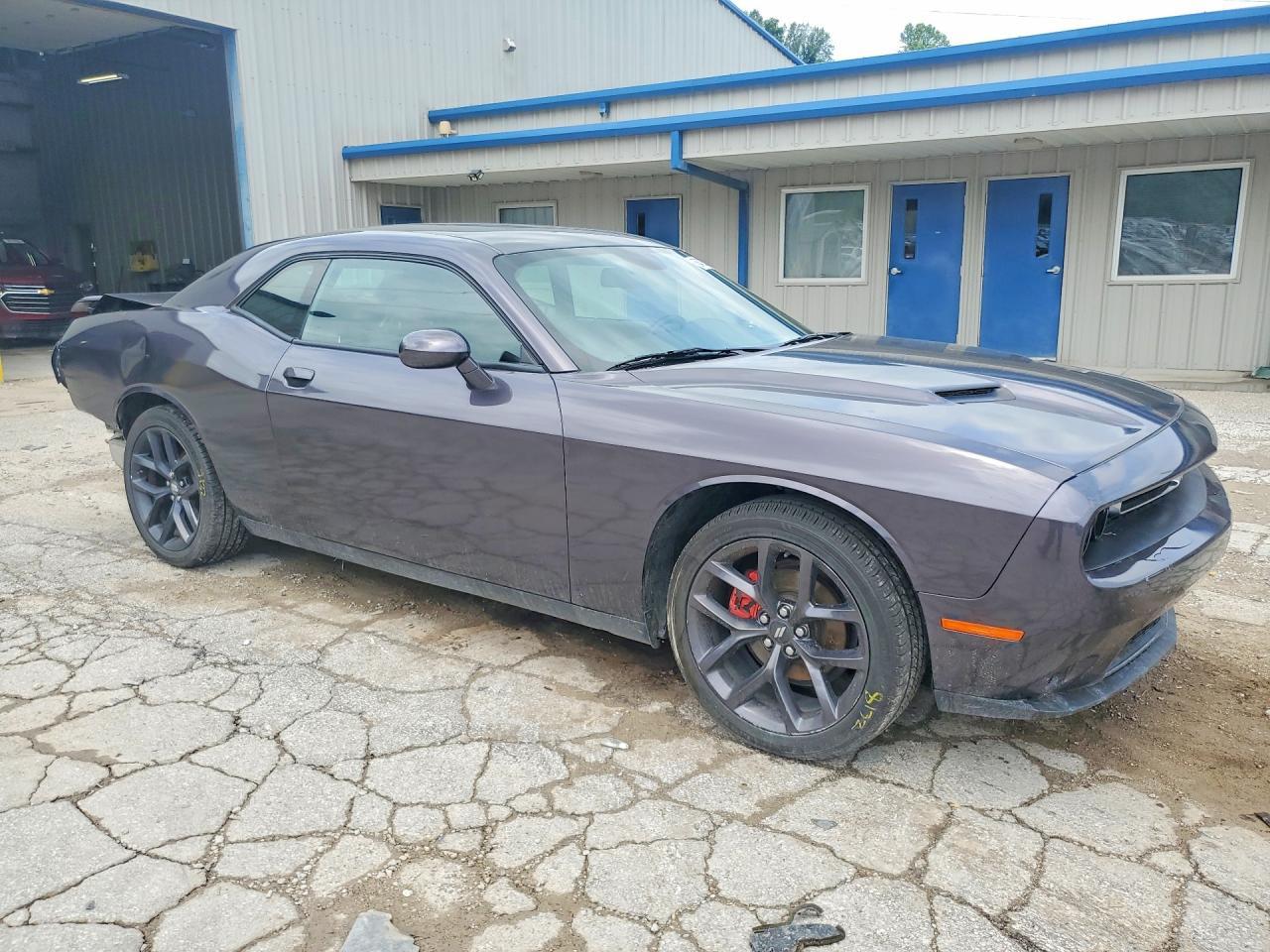 2022 Dodge Challenger Sxt - Image 4
