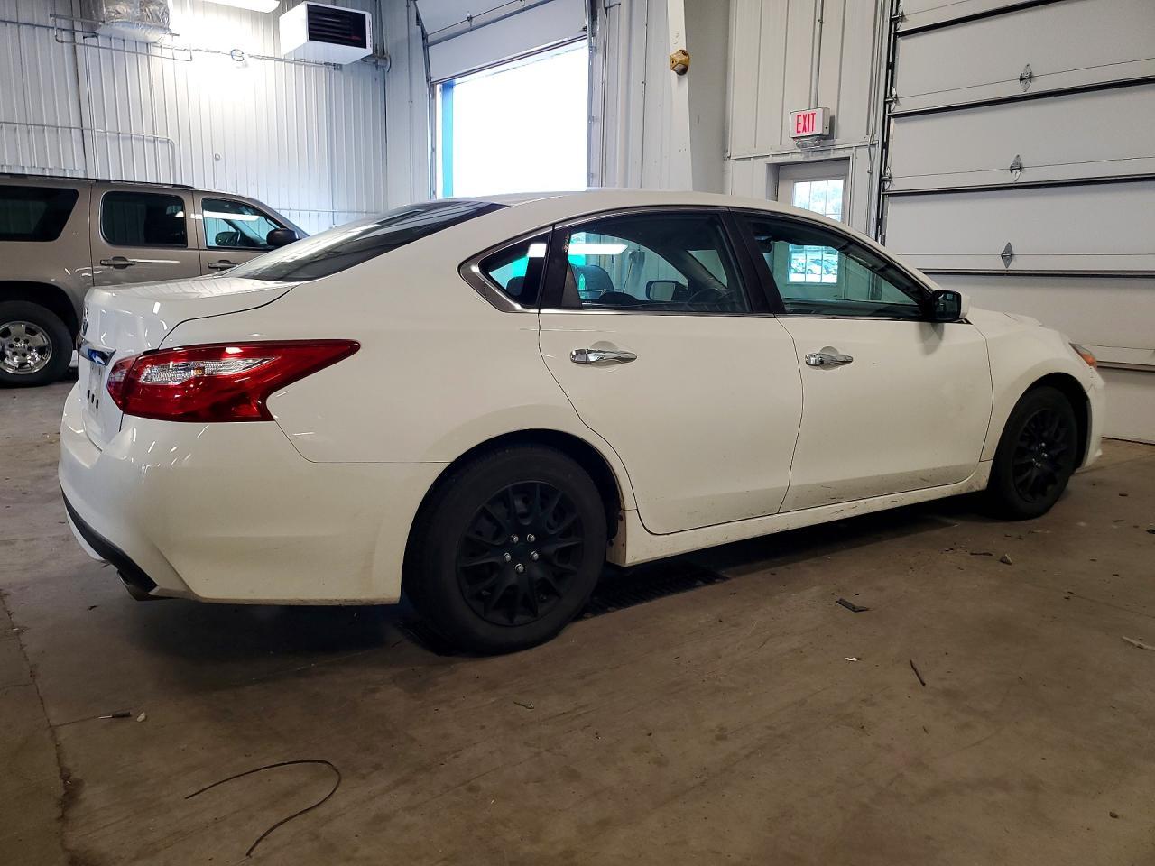 2017 Nissan Altima 2.5 S - Image 3