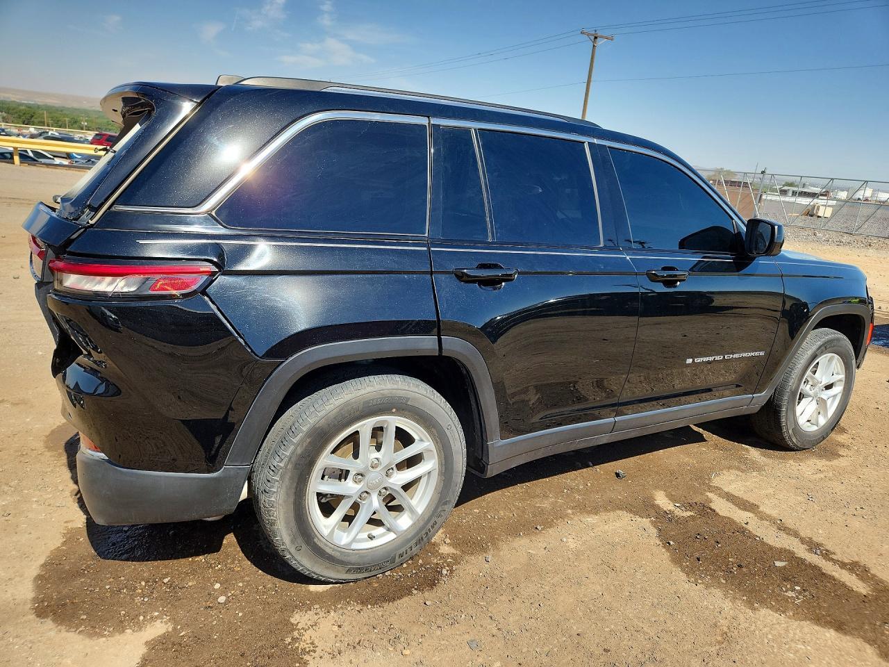 2023 Jeep Grand Cherokee Laredo/Altitude - Фото 3