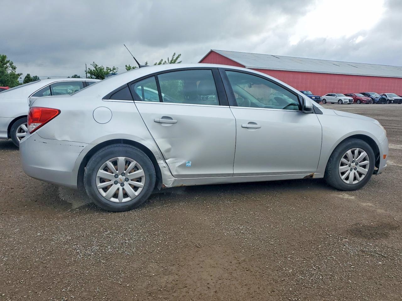 2011 Chevrolet Cruze Lt - Image 3