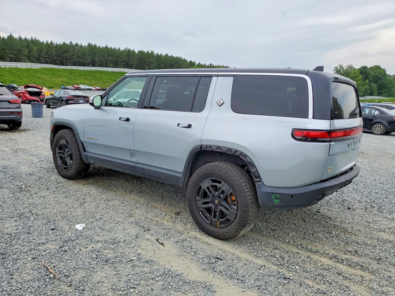 2023 Rivian R1S Adventure - Фото 2
