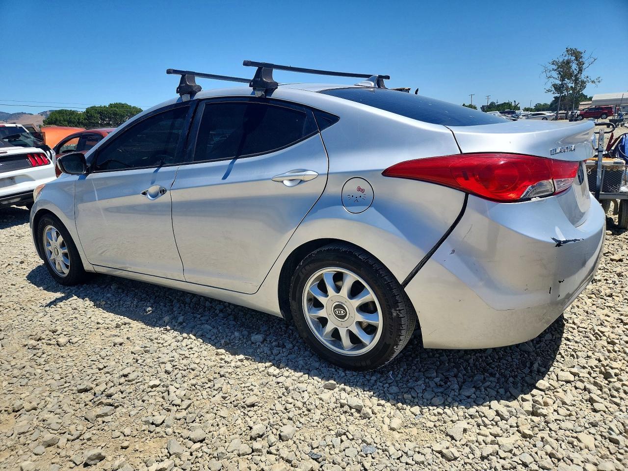 2013 Hyundai Elantra Gls - Image 2