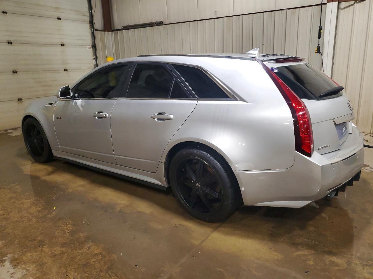 2010 Cadillac Cts Premium Collection - Image 2