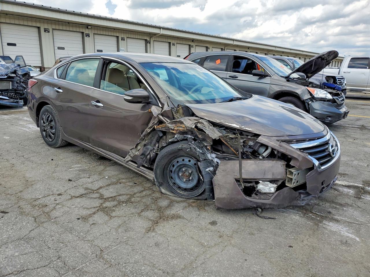 2015 Nissan Altima 2.5 S - Фото 4
