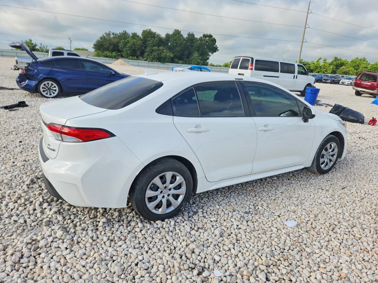 2023 Toyota Corolla Hybrid Le - Image 3