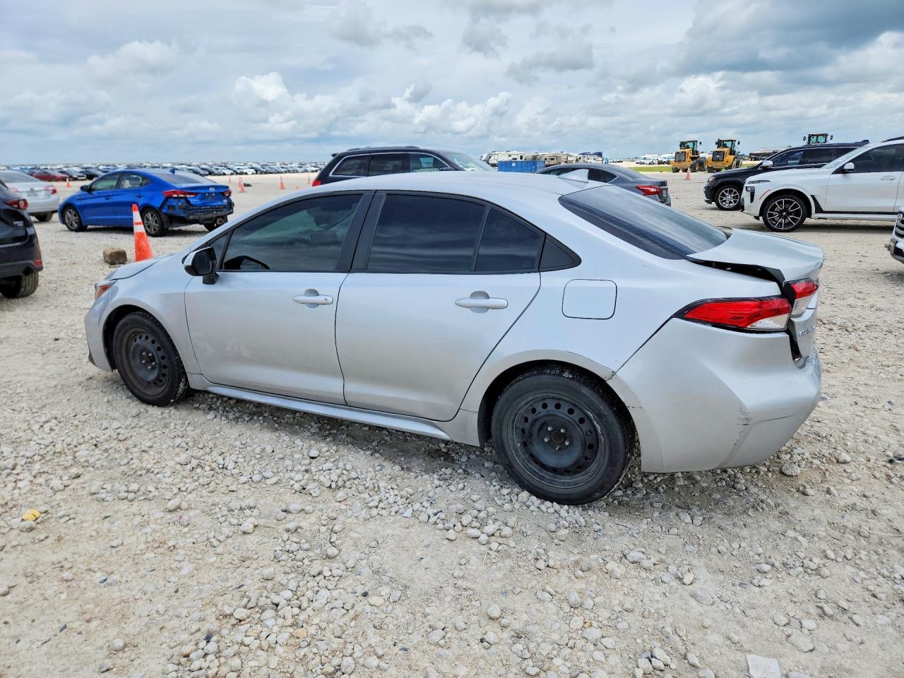 2021 Toyota Corolla Le - Image 2