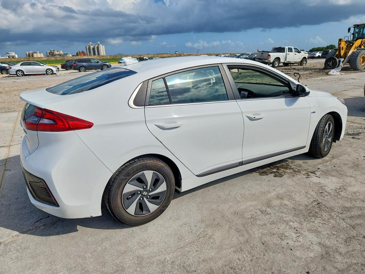 2019 Hyundai Ioniq Sel - Фото 3