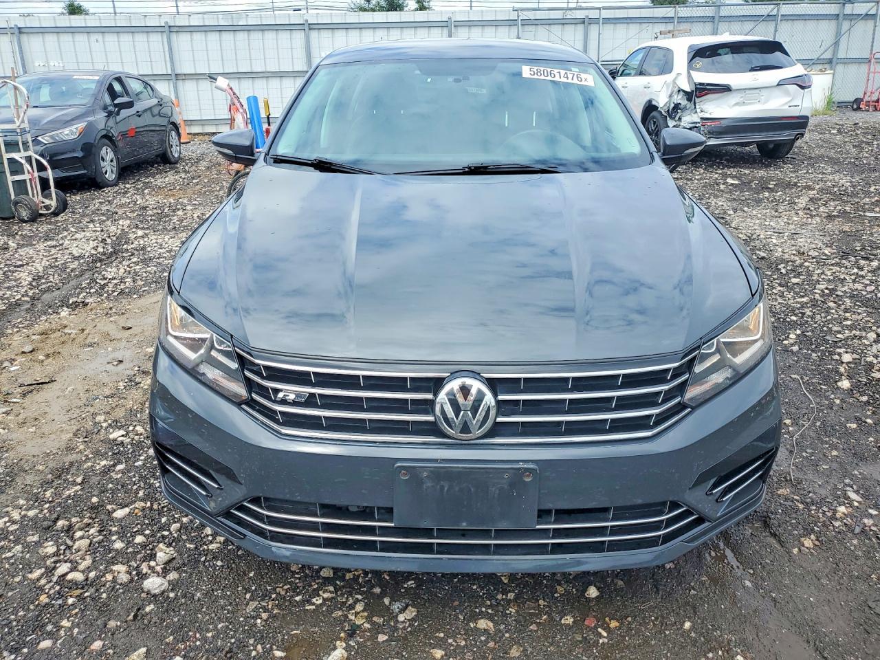 2017 Volkswagen Passat R-Line - Фото 5