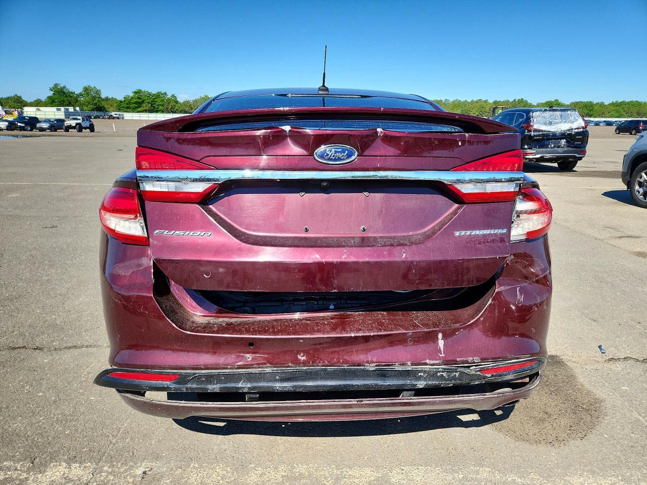 2018 Ford Fusion Titanium/Platinum Hev - Image 6