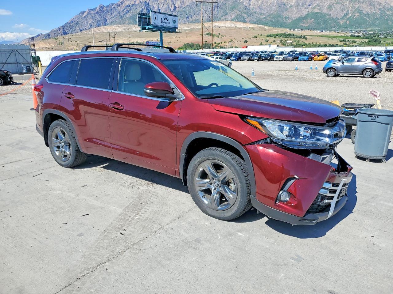 2017 Toyota Highlander Limited Platinum - Image 4