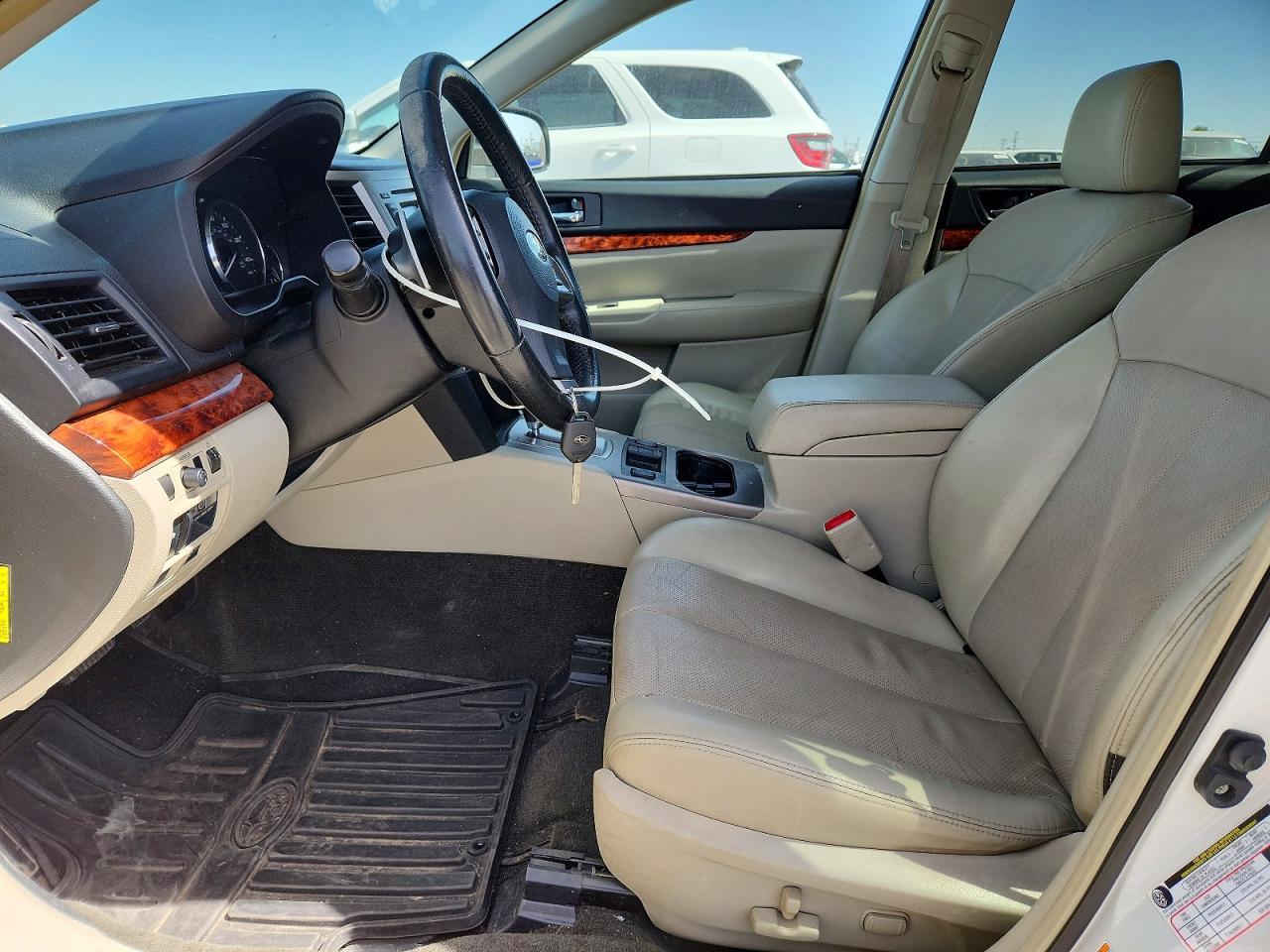 2012 Subaru Outback 2.5I Limited - Image 7