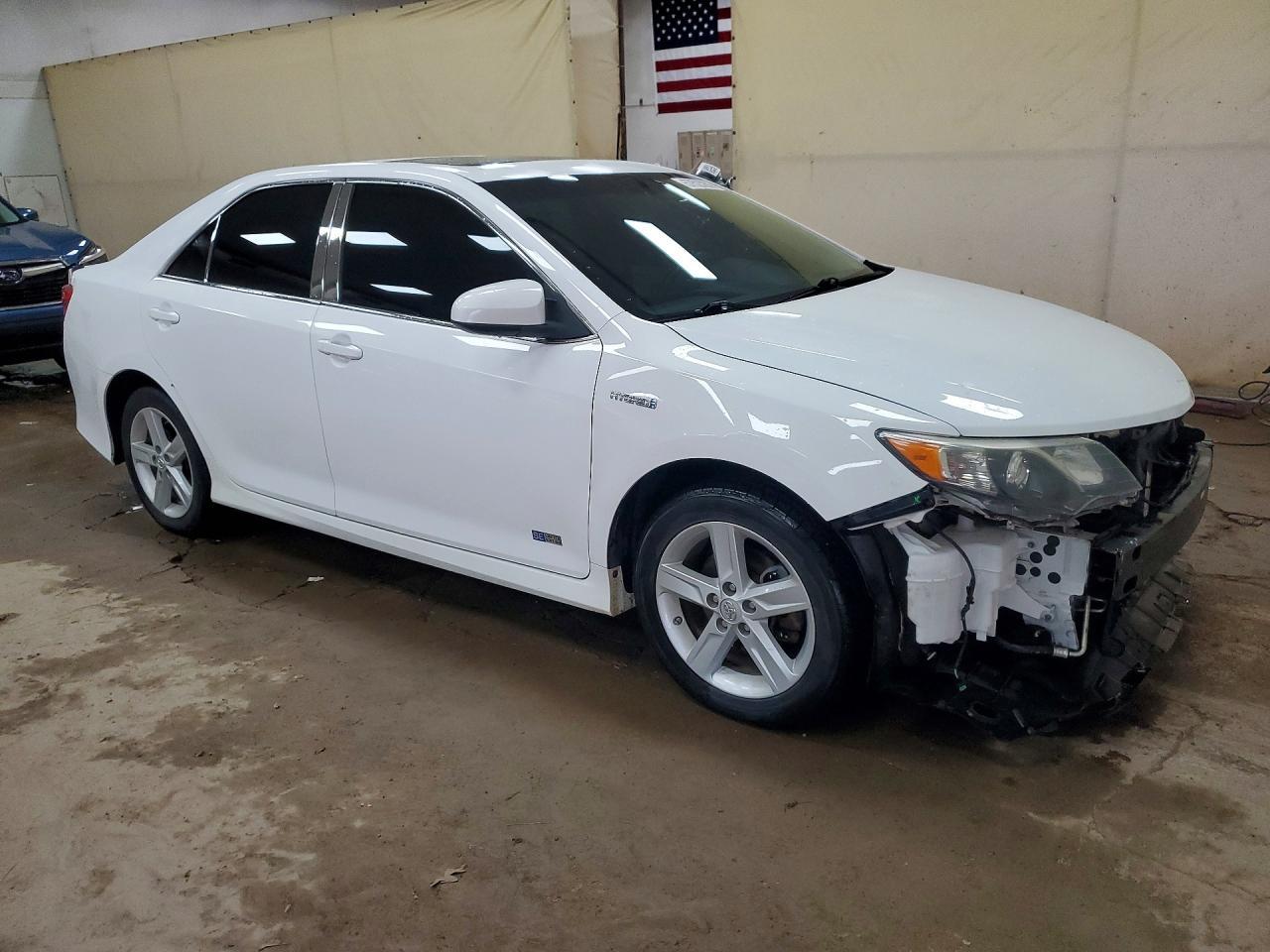 2014 Toyota Camry Hybrid Se - Image 4