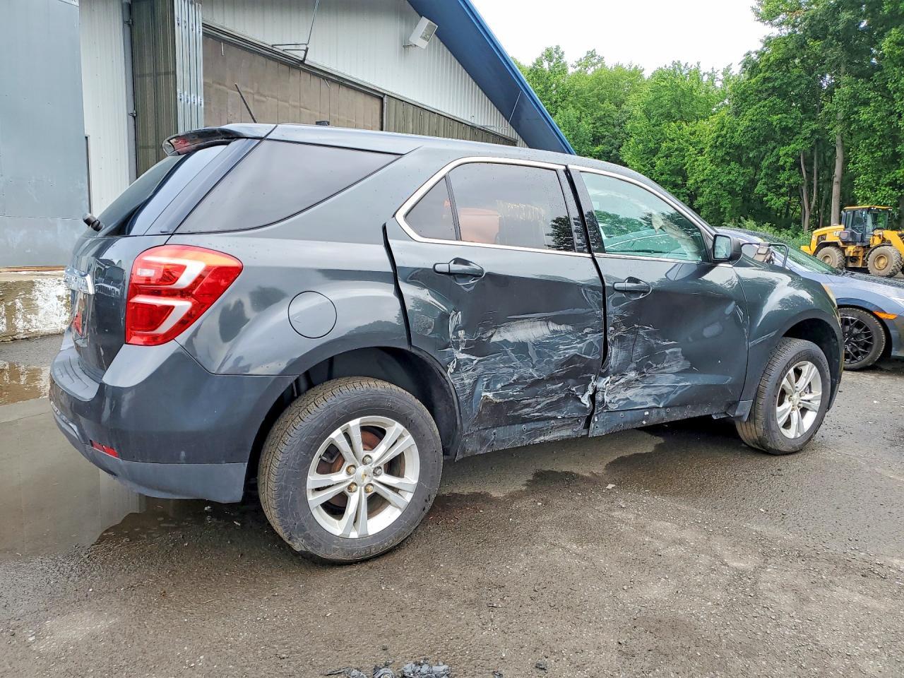 2017 Chevrolet Equinox Ls - Image 3