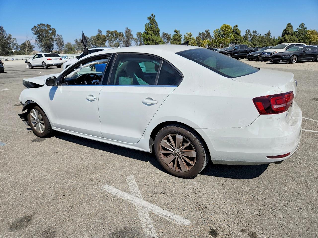 2016 Volkswagen Jetta Se - Фото 2