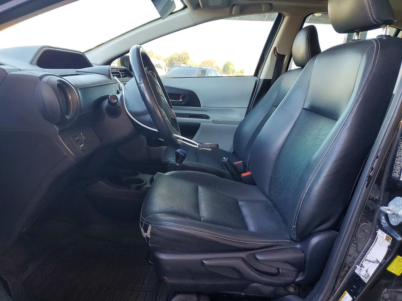 2014 Toyota Prius C Four - Фото 7
