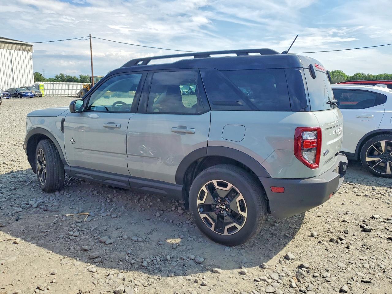 2024 Ford Bronco Sport Outer Banks - Image 2
