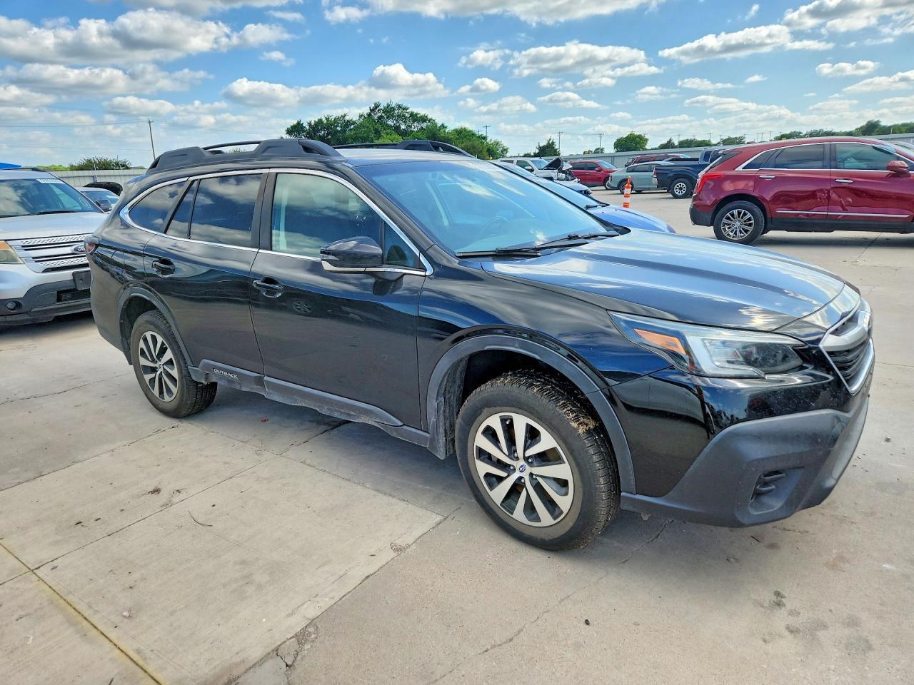 2020 Subaru Outback Premium - Image 4