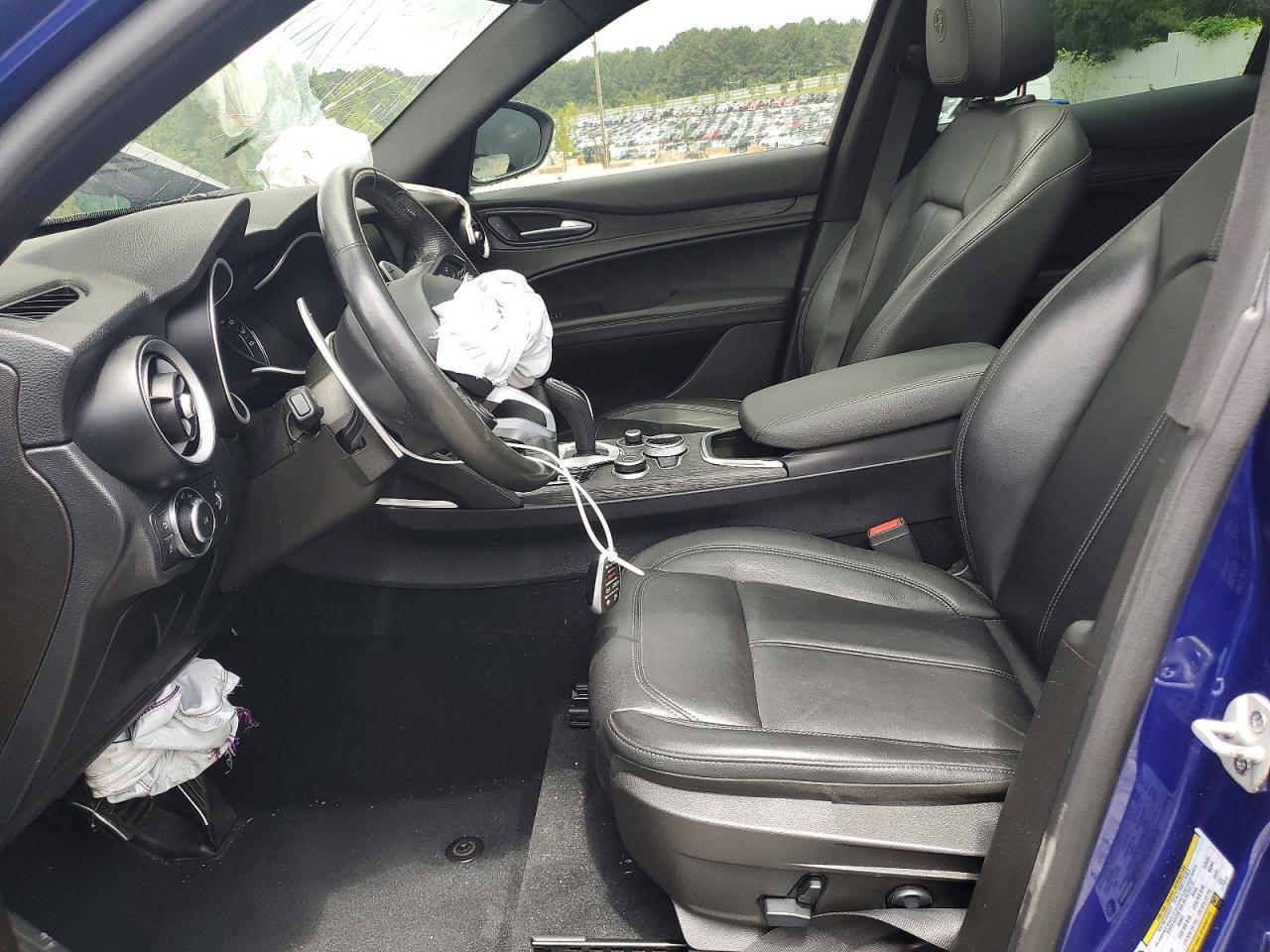 2022 Alfa Romeo Stelvio - Image 7