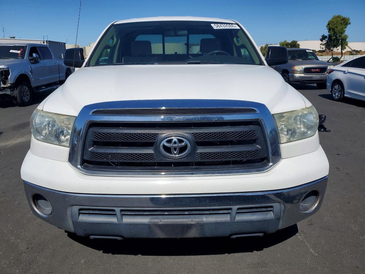 2011 Toyota Tundra Double Cab Sr5 - Image 5