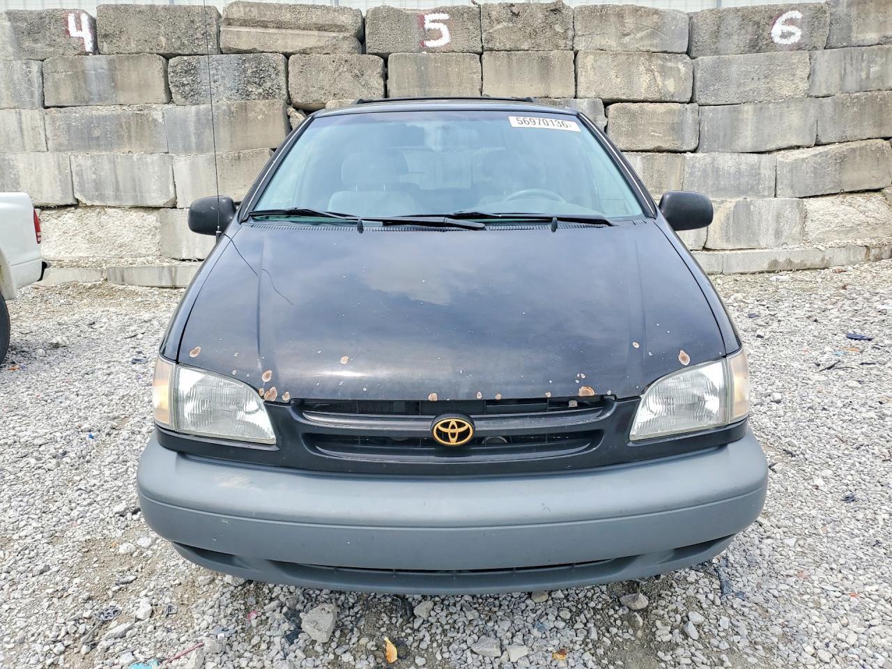 1998 Toyota Sienna Le - Фото 5