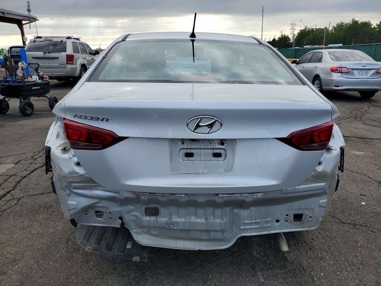 2020 Hyundai Accent Se - Фото 6