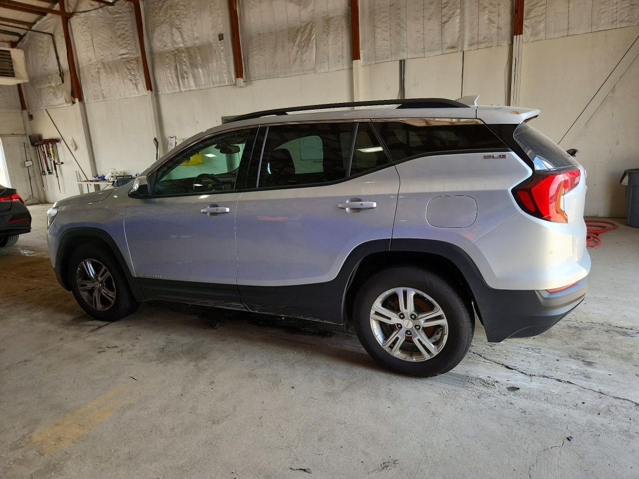 2018 GMC Terrain Sle - Image 2