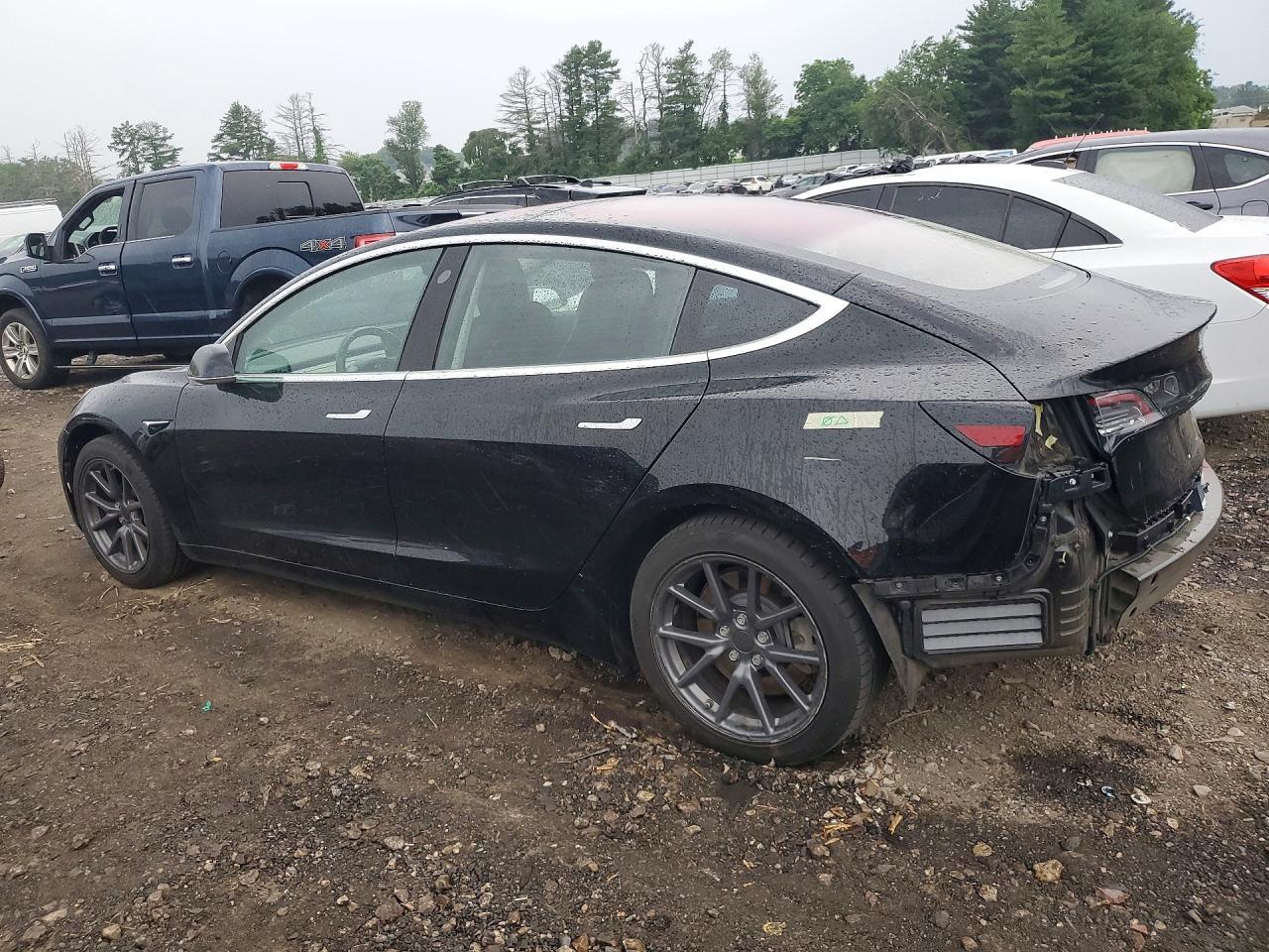 2018 Tesla Model 3 - Фото 2