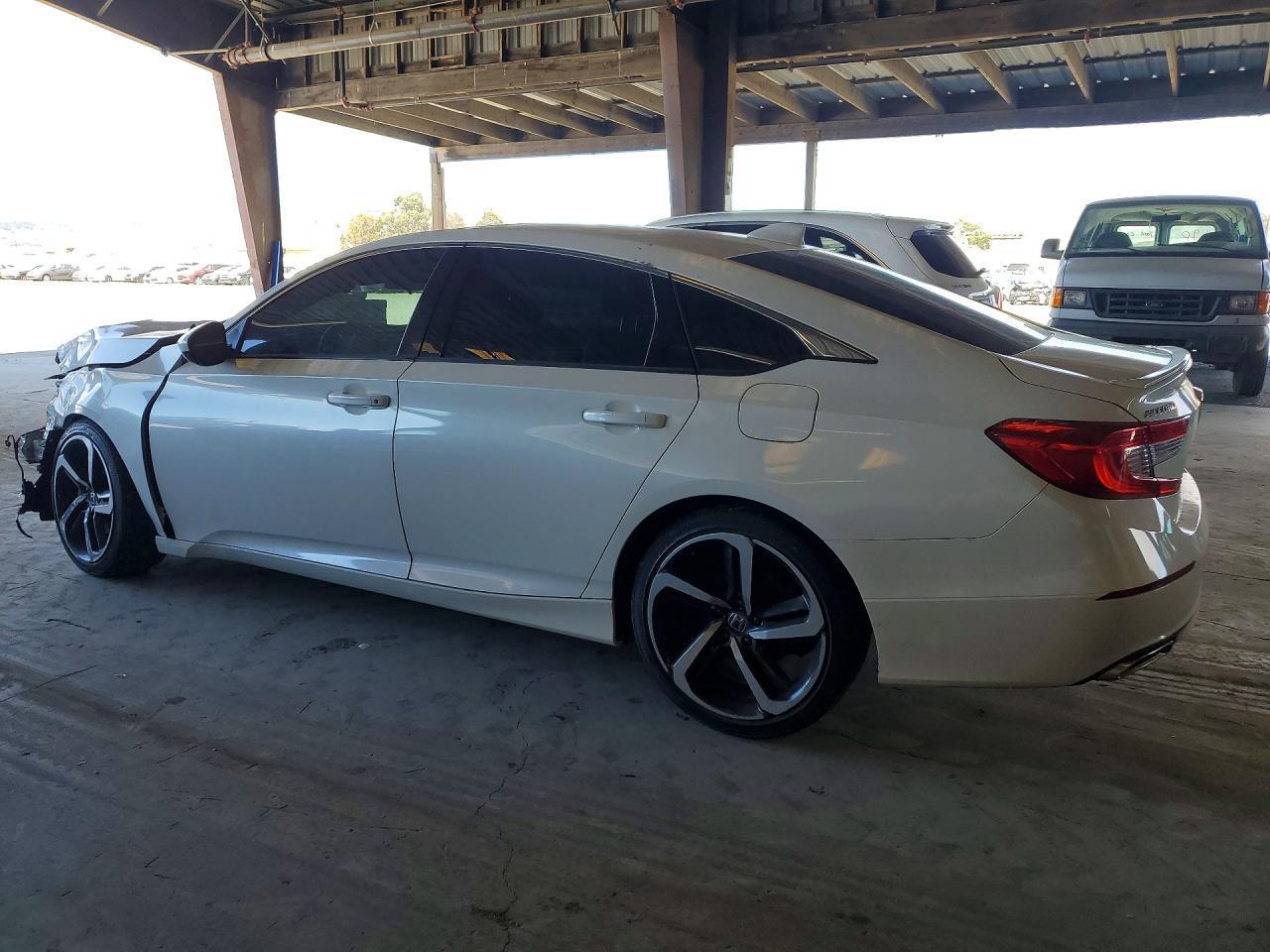 2018 Honda Accord Sport - Фото 2
