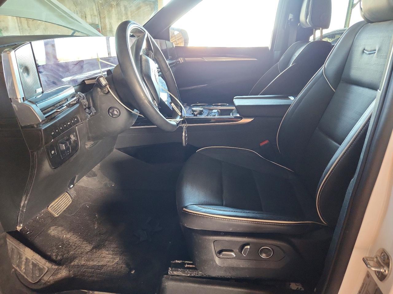 2025 Cadillac Escalade Sport - Фото 7