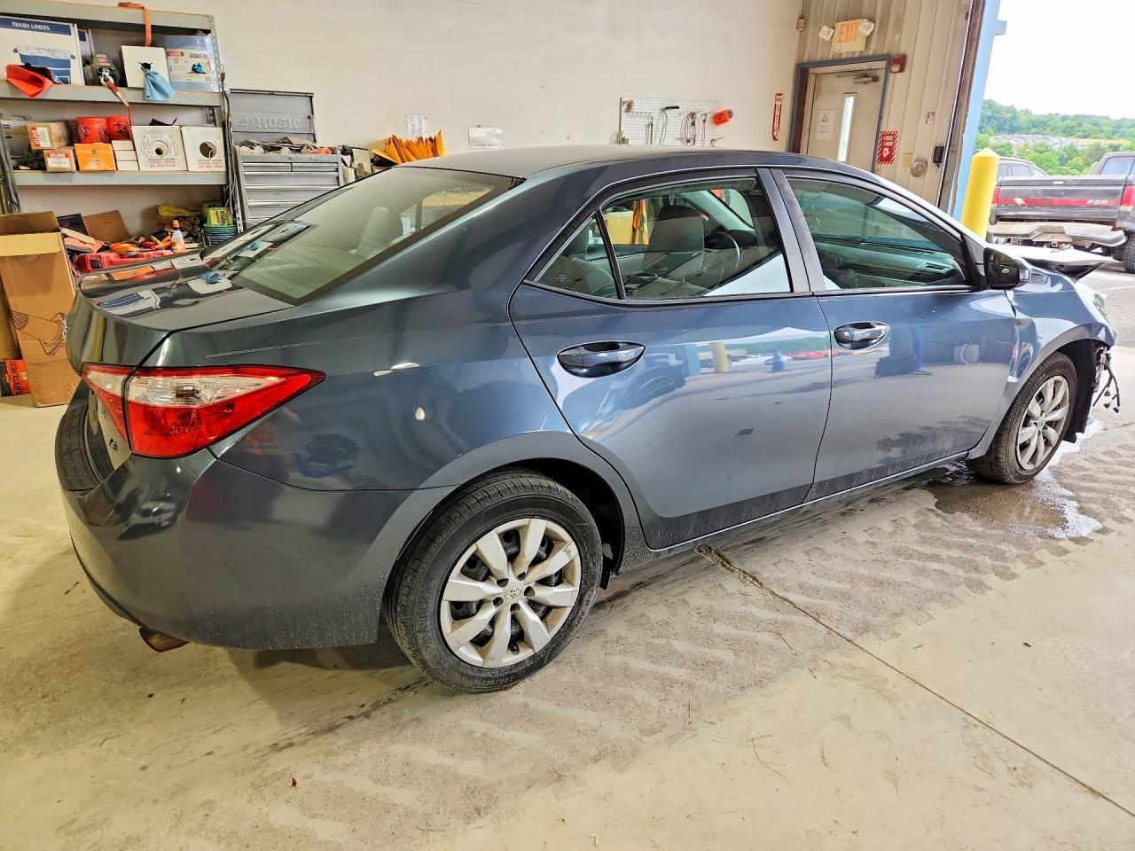 2015 Toyota Corolla Le - Фото 3