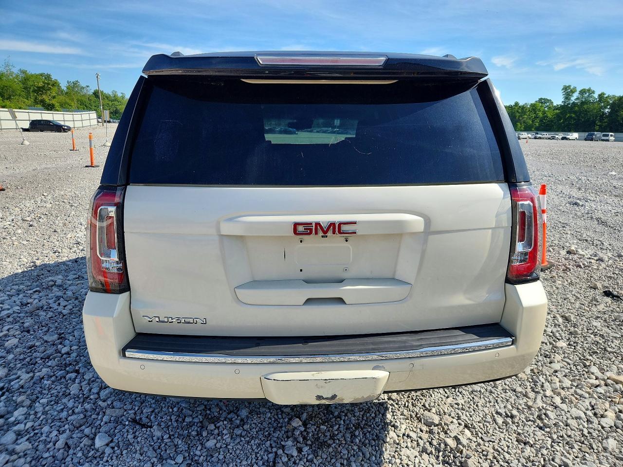 2015 GMC Yukon Denali - Фото 6